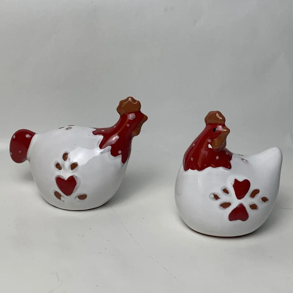 Vtg Style Ceramic Hen Salt and Pepper Shakers Red White Heart Farmhouse Decor